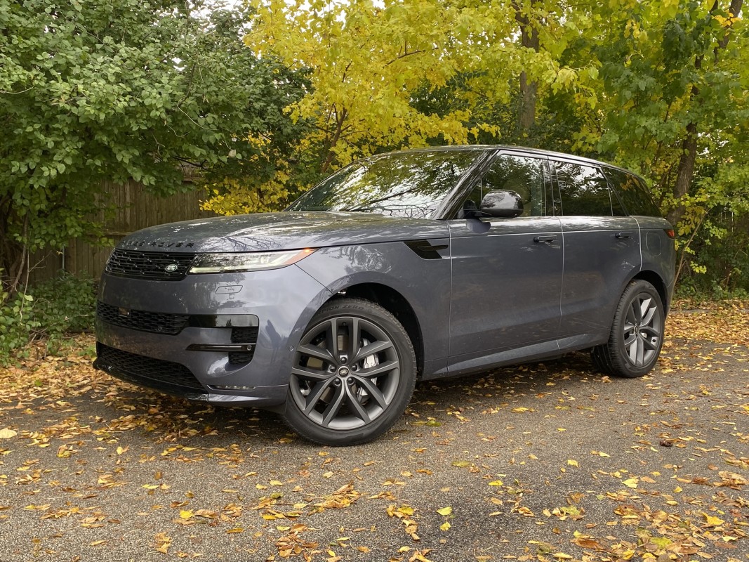 Range Rover Sport PHEV 2025: elektryk, który ryczy