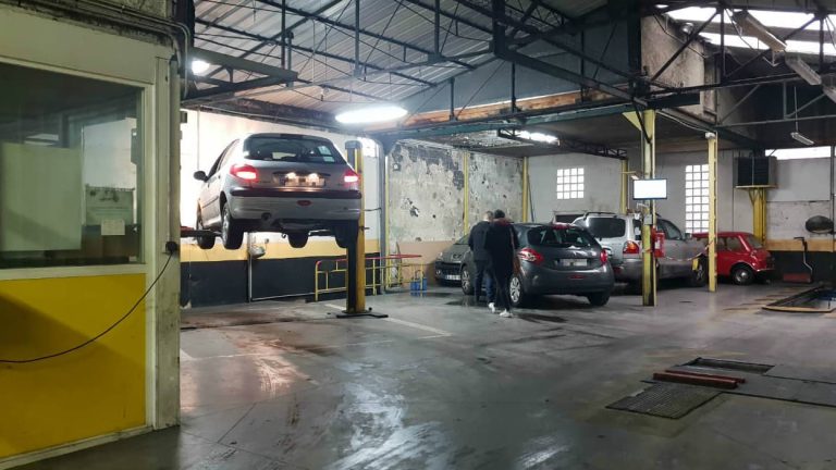 Coroczne badanie techniczne dla samochodów starszych niż 10 lat: projekt, który się nie powiódł