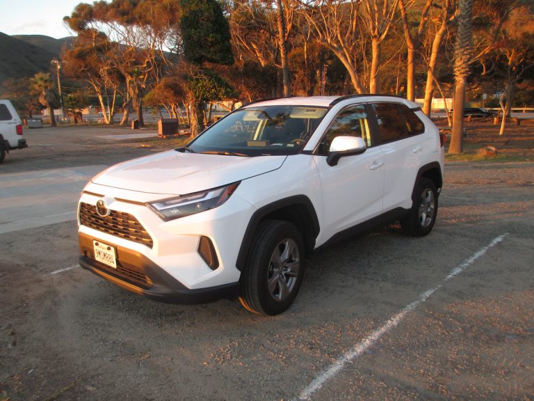 Toyota RAV4 2024: pojazd odpowiedzialnego dorosłego