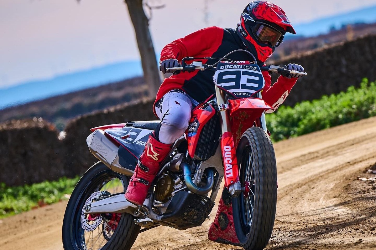 Marc Márquez wraca na motocykl: obiecujący powrót do motocrossu
