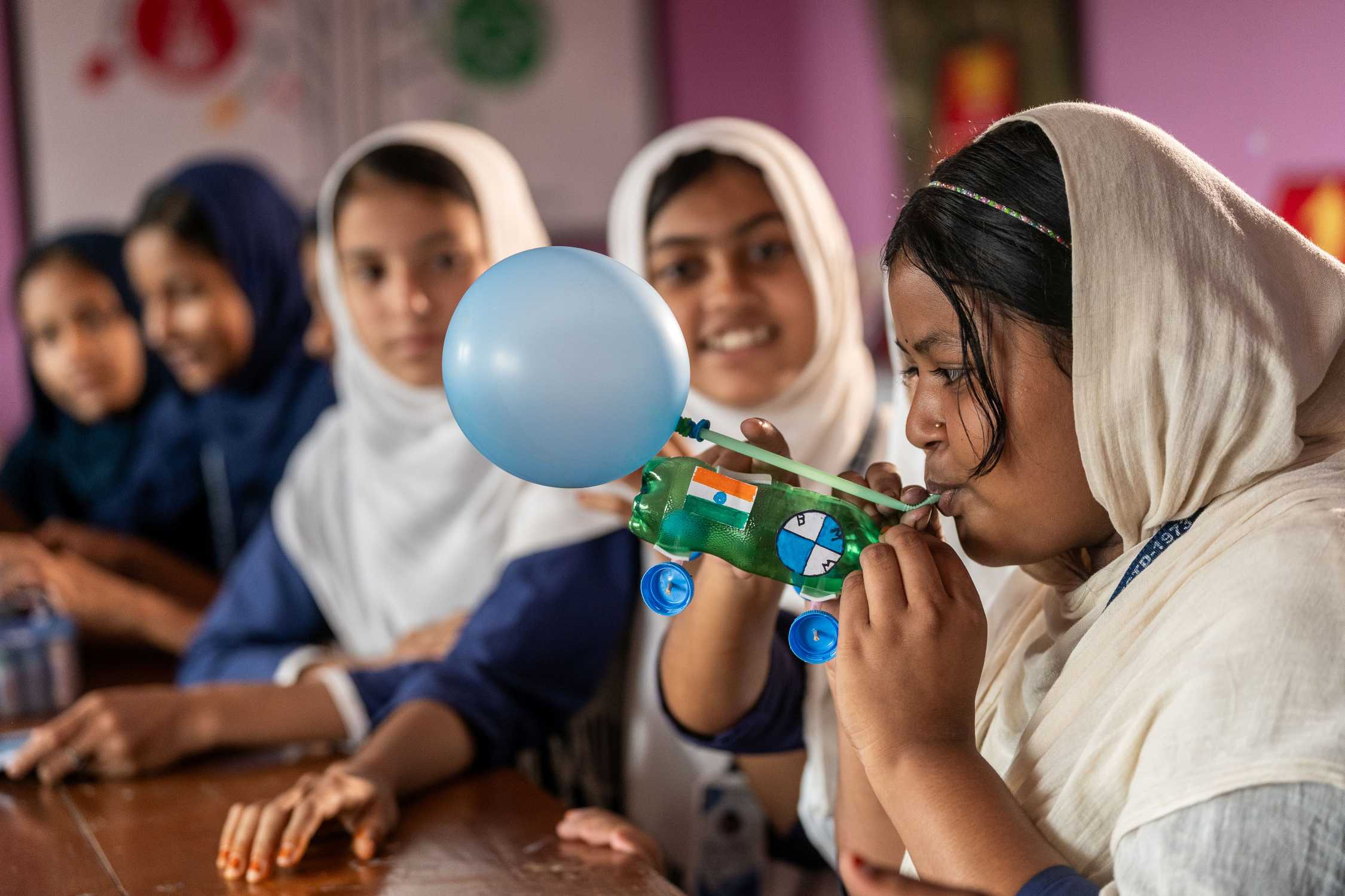 BMW Group i UNICEF tworzą ścieżki dla 330 000 młodych uczniów