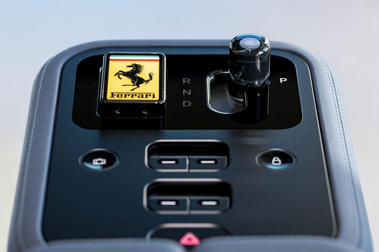 Ferrari ujawnia Luce: pierwszy elektryczny pojazd z Maranello