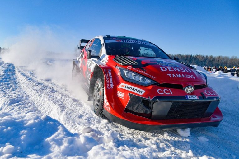 Elfyn Evans dominujący w Rajdzie Szwecji, Katsuta w trudnej sytuacji
