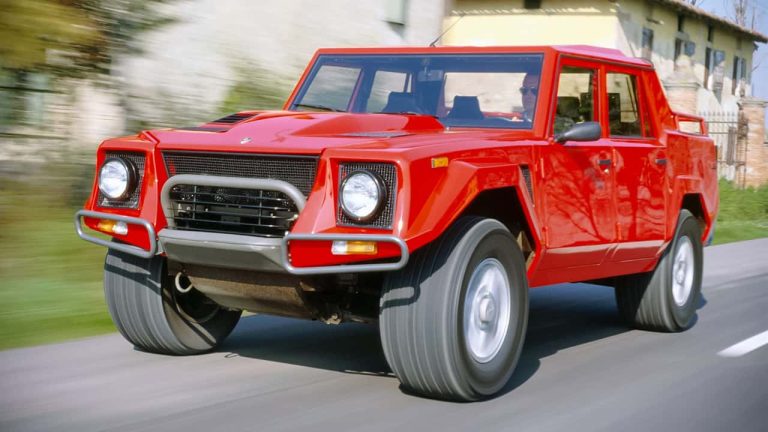 Lamborghini LM 002: Ilustrowany Prekursor Luksusowych SUV-ów
