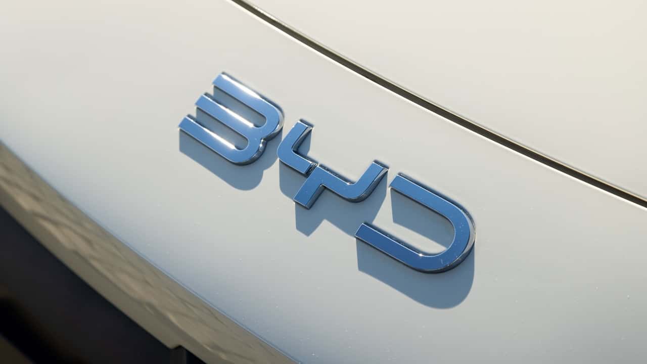BYD szykuje się do rewolucji na rynku: strategia przejęć może zmienić euro…