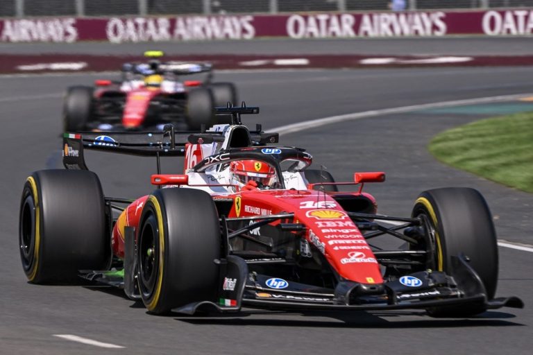 Ferrari Narzuca Swoje Prawo, Aston Martin w Kryzysie: Chaotyczny Początek …