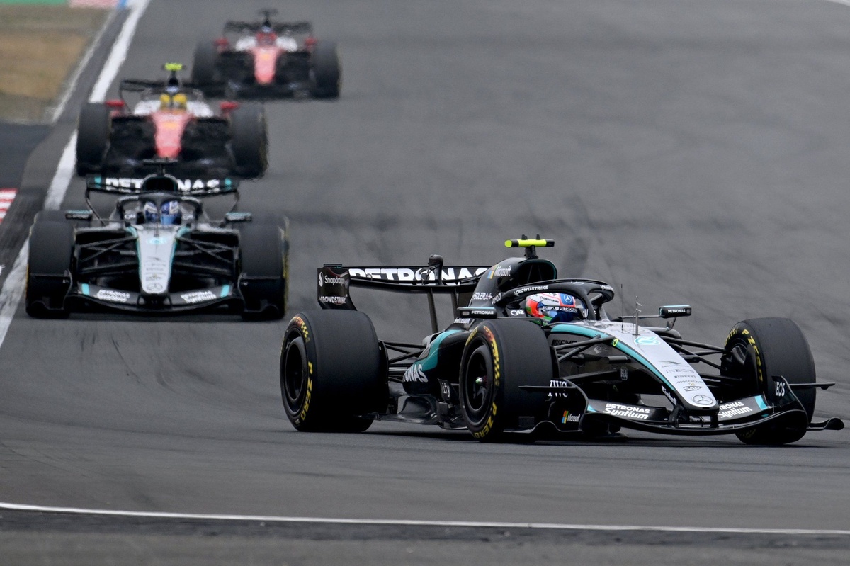 Antonelli zwycięża w GP Chin, Hamilton wraca na podium z Ferrari