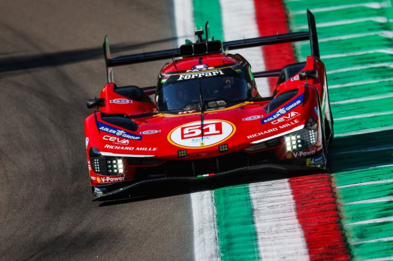 Ferrari wygrywa w dramatycznym finale w Imoli