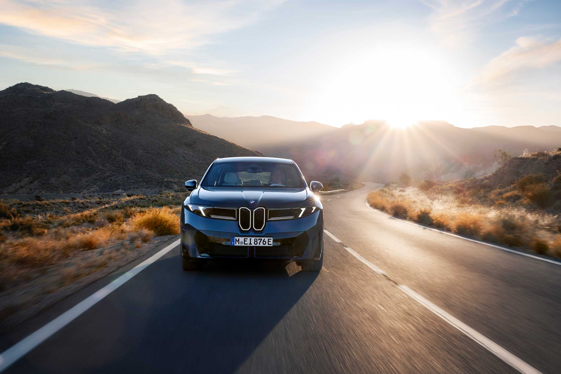 BMW szykuje odświeżenie gamy na lato 2026: nowe pakiety, więcej AI i mocniejszy iX3 image 5