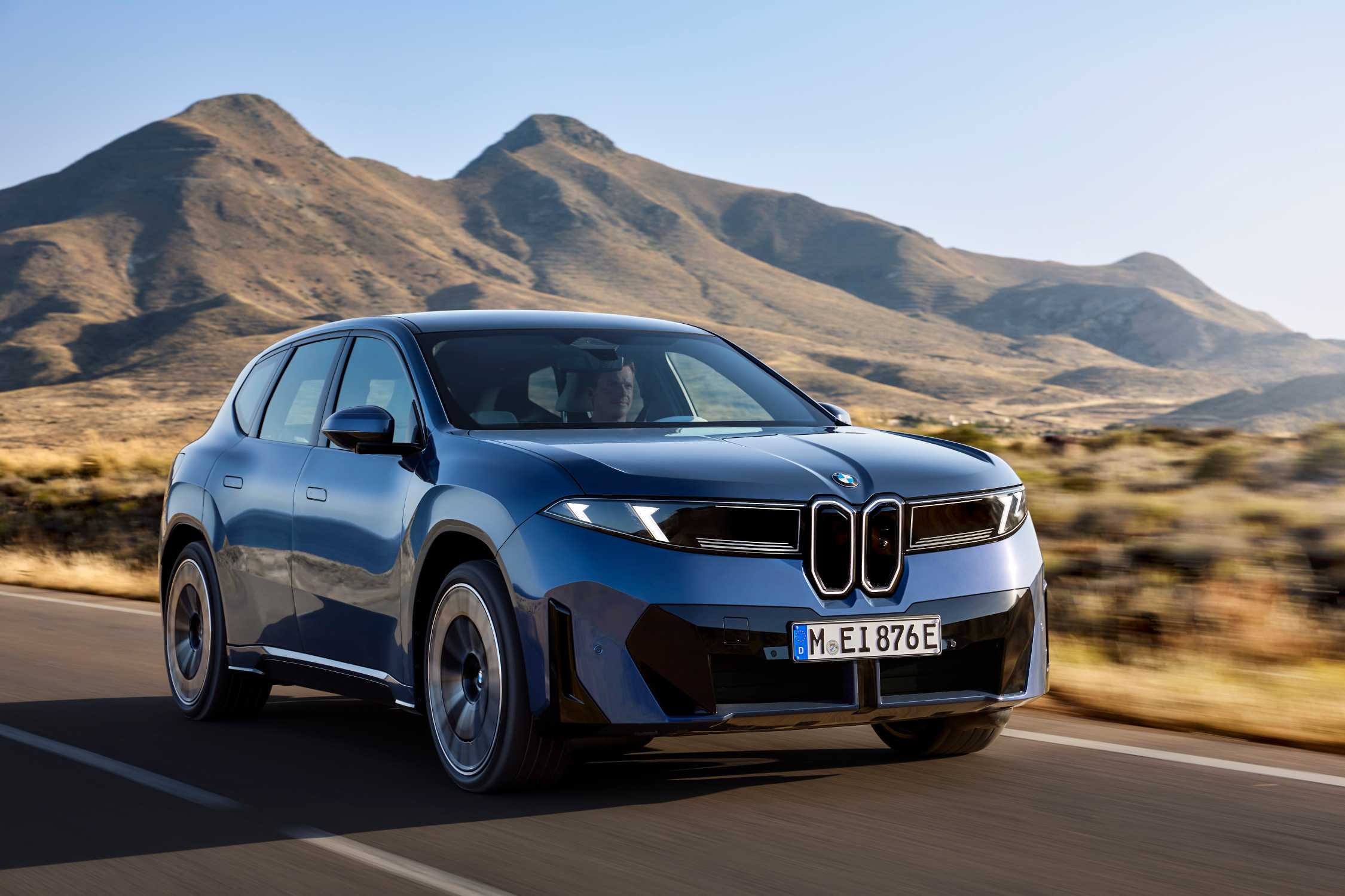 BMW szykuje odświeżenie gamy na lato 2026: nowe pakiety, więcej AI i mocniejszy iX3 image 2