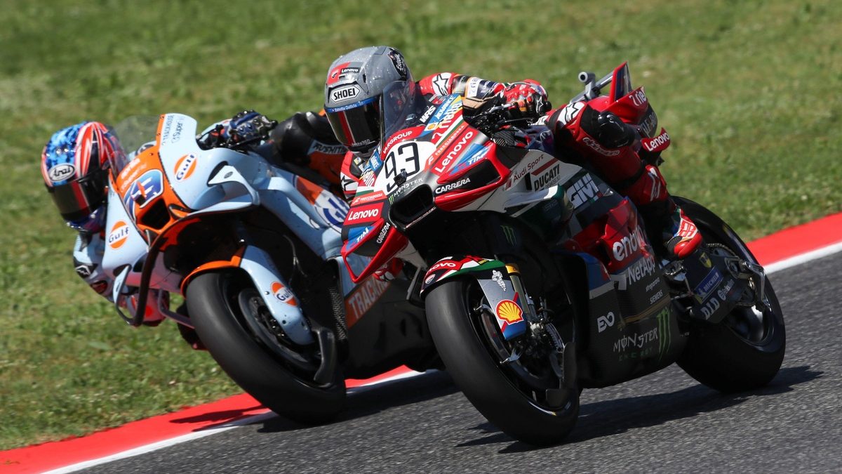 Marc Márquez: powrót do walki po operacjach, ale z ograniczeniami prawego…