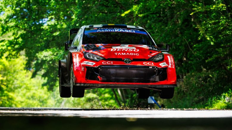 Rajd Japon: Solberg naciska Evansa, Ogier walczy o odrobienie strat