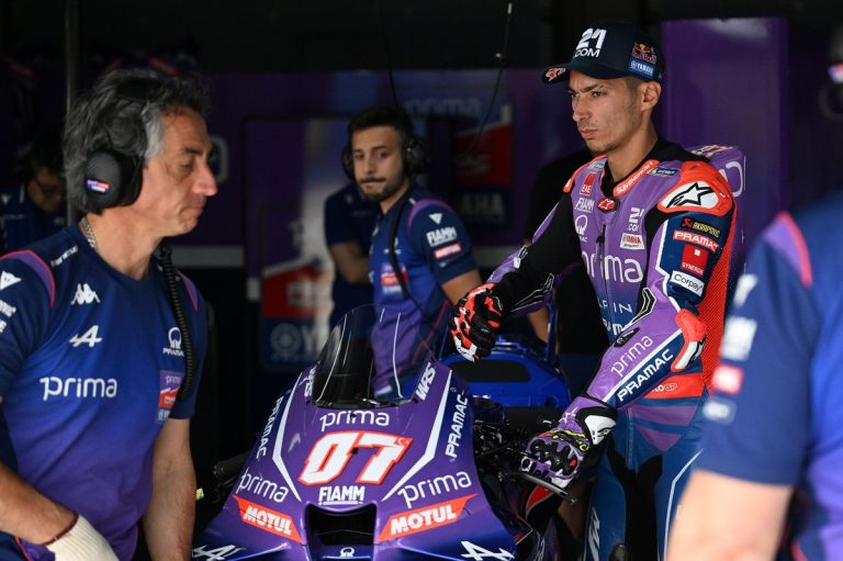 Toprak Razgatlioglu walczy z nową Yamahą w MotoGP. „Motocykl na razie mu nie pozwala”