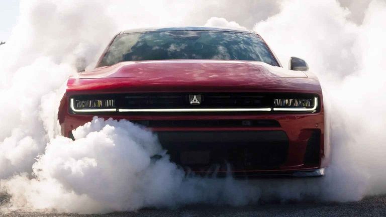 Dodge Charger Hellcat z V8? Sierpień może przynieść powrót potężnego…