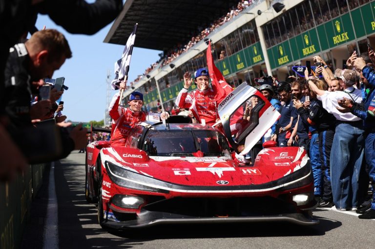 Toyota GR010 Hybrid nr 7 zwycięża w Le Mans pomimo utraty 8 km/h prędkości