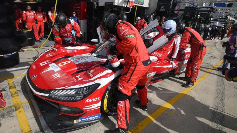 Toyota nr 8 straciła zwycięstwo w Le Mans 2026. Buemi tłumaczy przyczyny