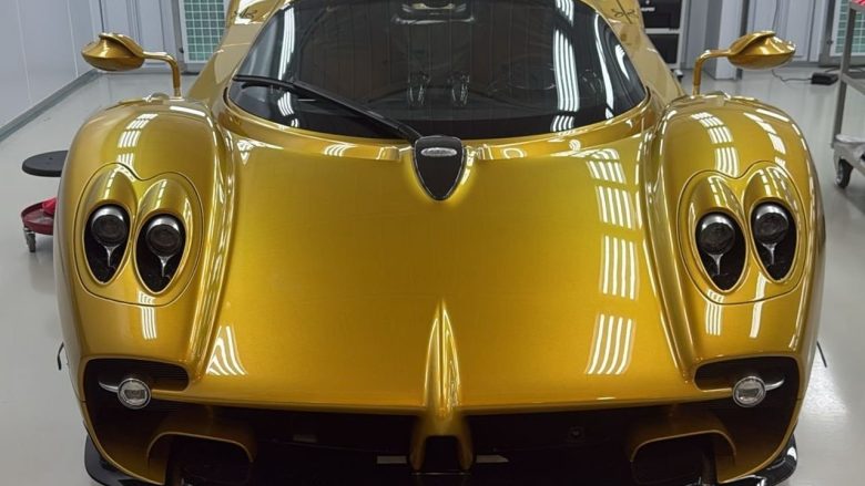 Pagani Utopia z księżycowym pyłem i złotem. Kolekcjoner zlecił kosmiczny…