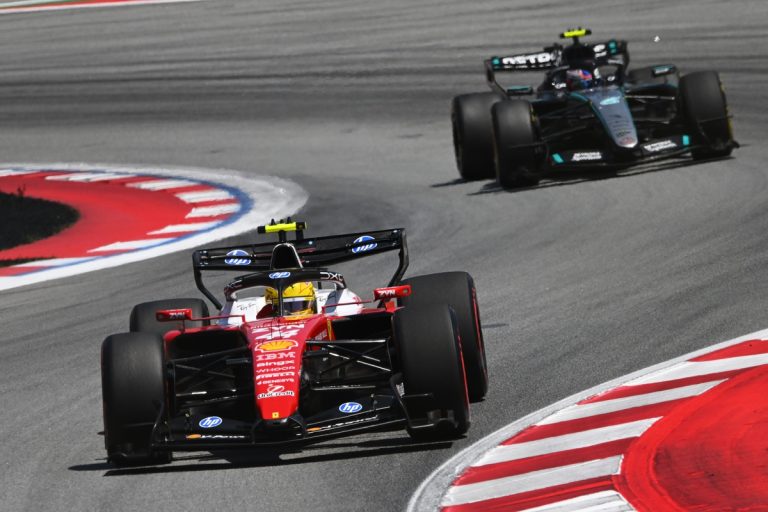 F1: Jak Hamilton i Ferrari przechytrzyli Mercedesa w Barcelonie