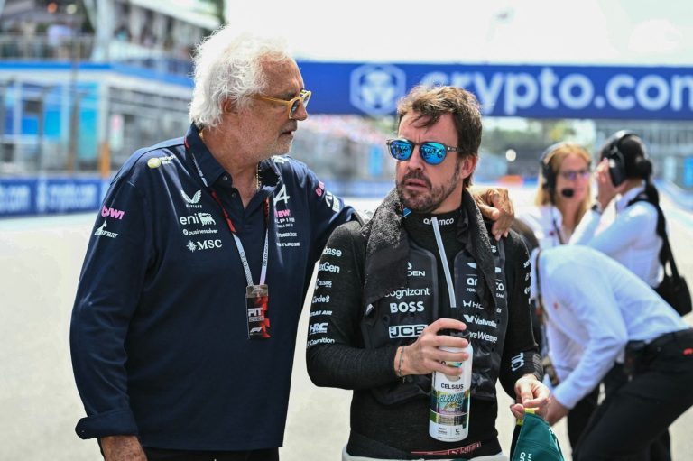 Fernando Alonso wraca do Alpine w 2025 roku? Plotki rozgrzewają padok F1